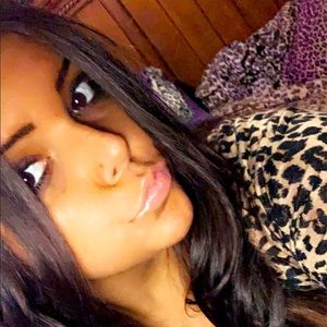 Meet your Posher, Belle